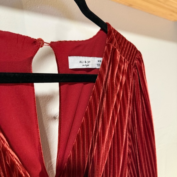 Ali & Jay Burgundy Pleated Velvet Wrap Midi Dress – XS - Picture 3 of 4